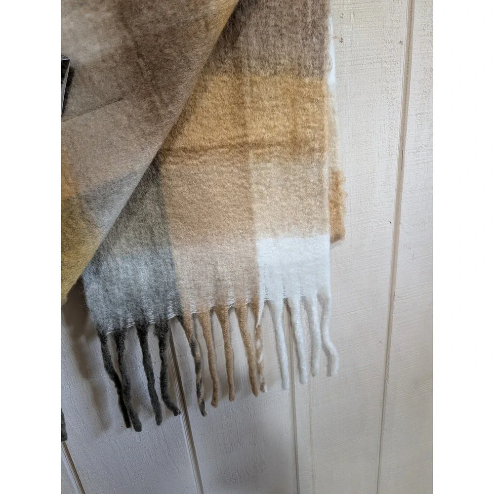 Celtic Ore Knitwear‎ Irish Wool Blend Plaid Scarf Mustard Taupe Fringe  Ireland